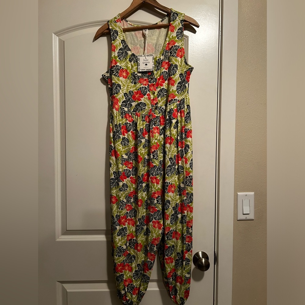 Kate Quinn NWT Bamboo Bubble romper short sleeve Size S